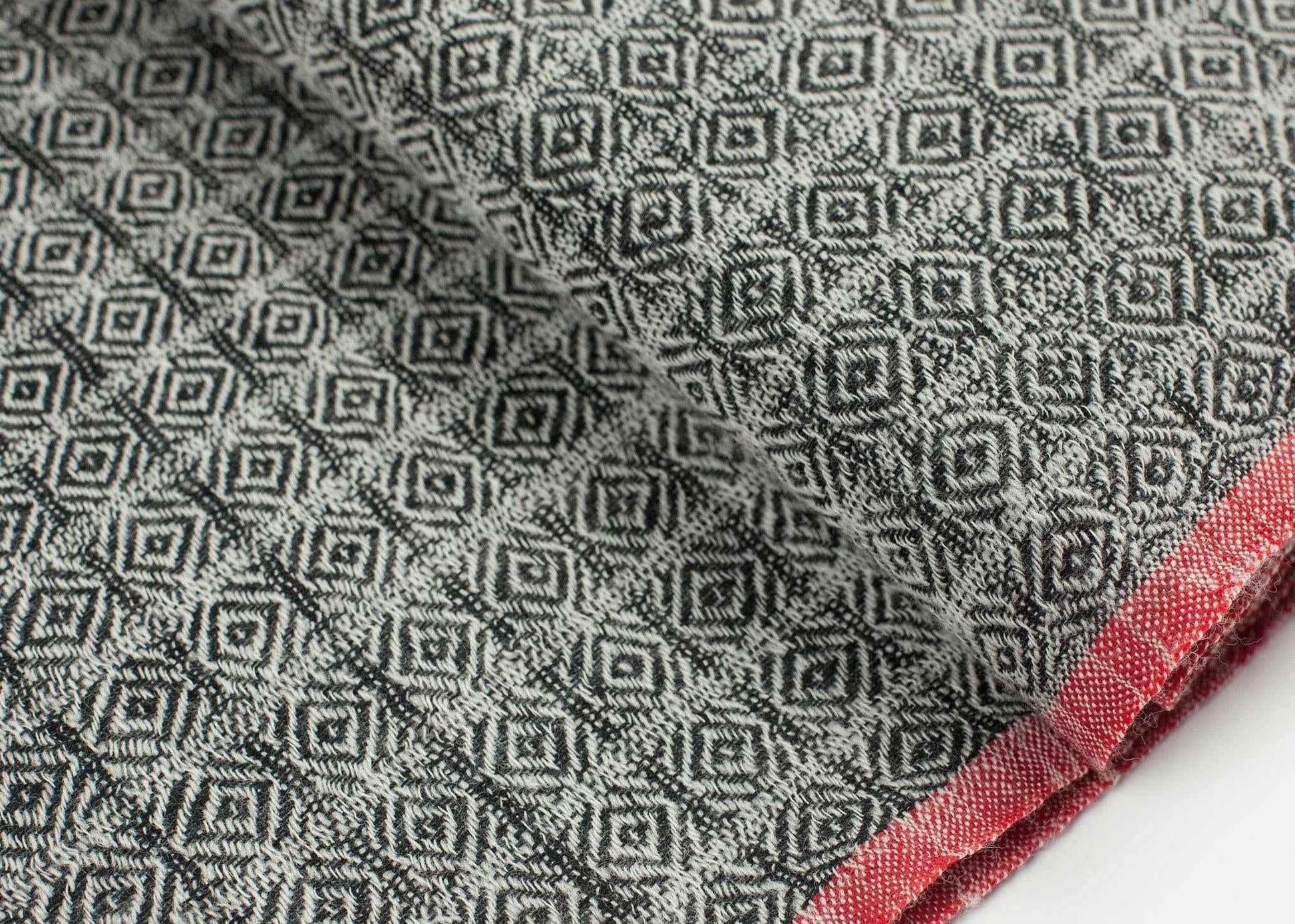 Diamond Scarf in Black/Natural.