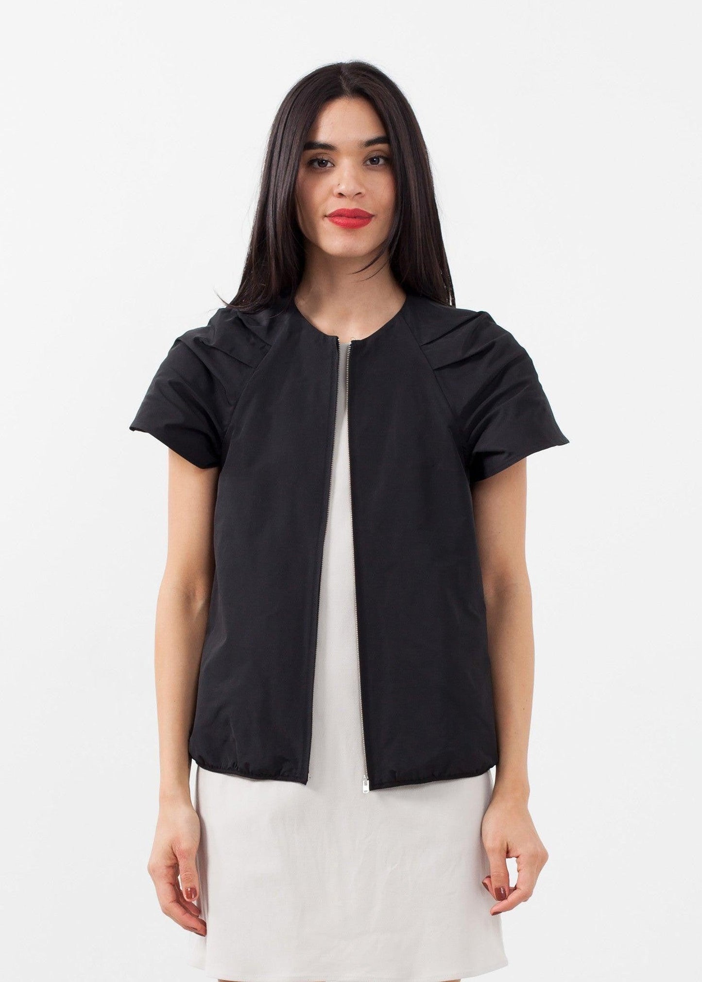 Sleeveless Cape Jacket.