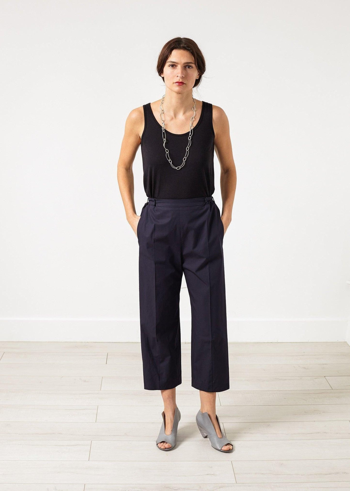 Wide Cropped Trouser in Navy.