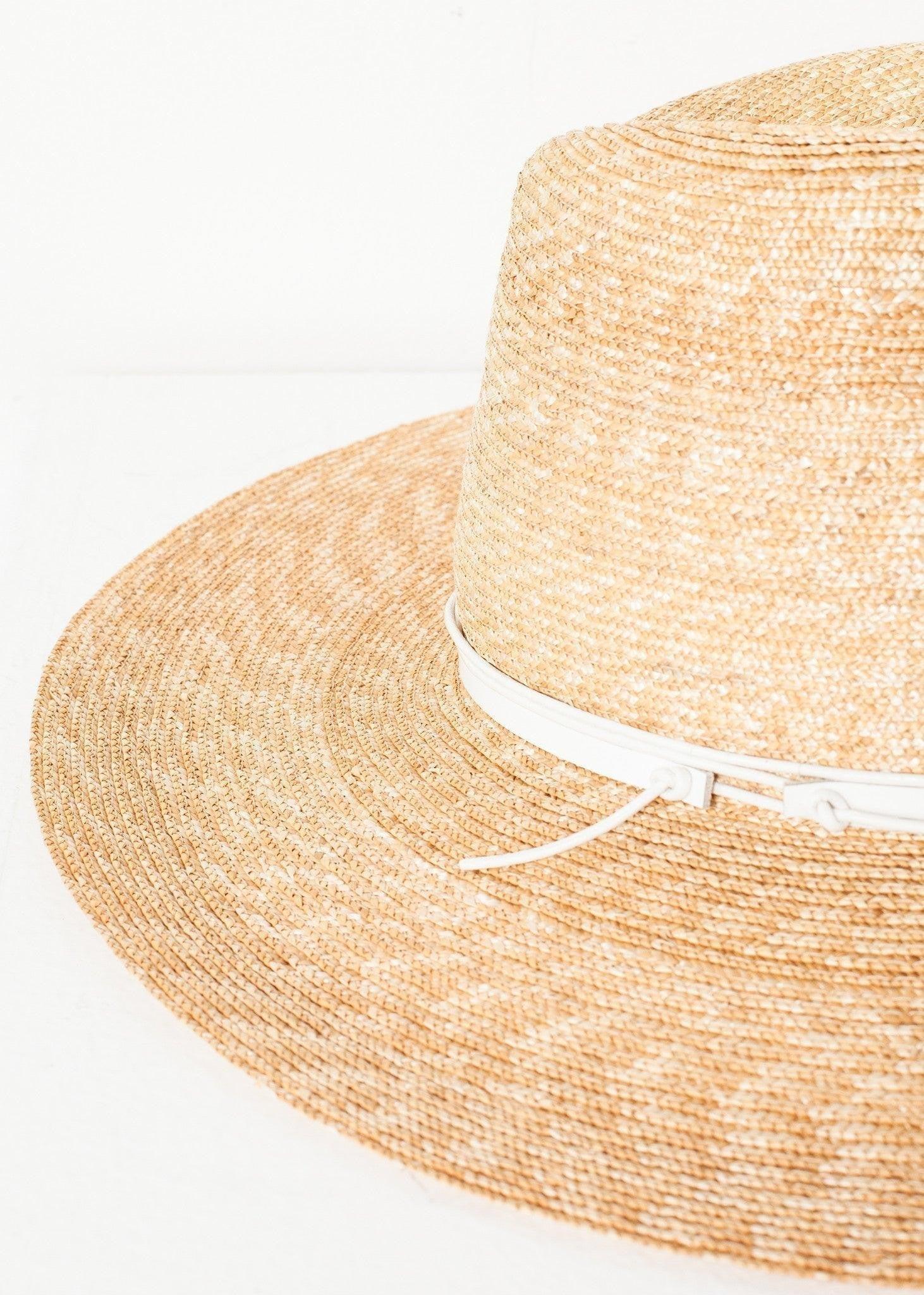 Wrapped Up Hat in Straw/White.