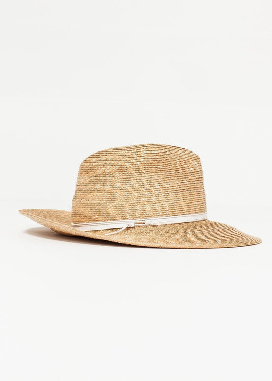 Wrapped Up Hat in Straw/White.