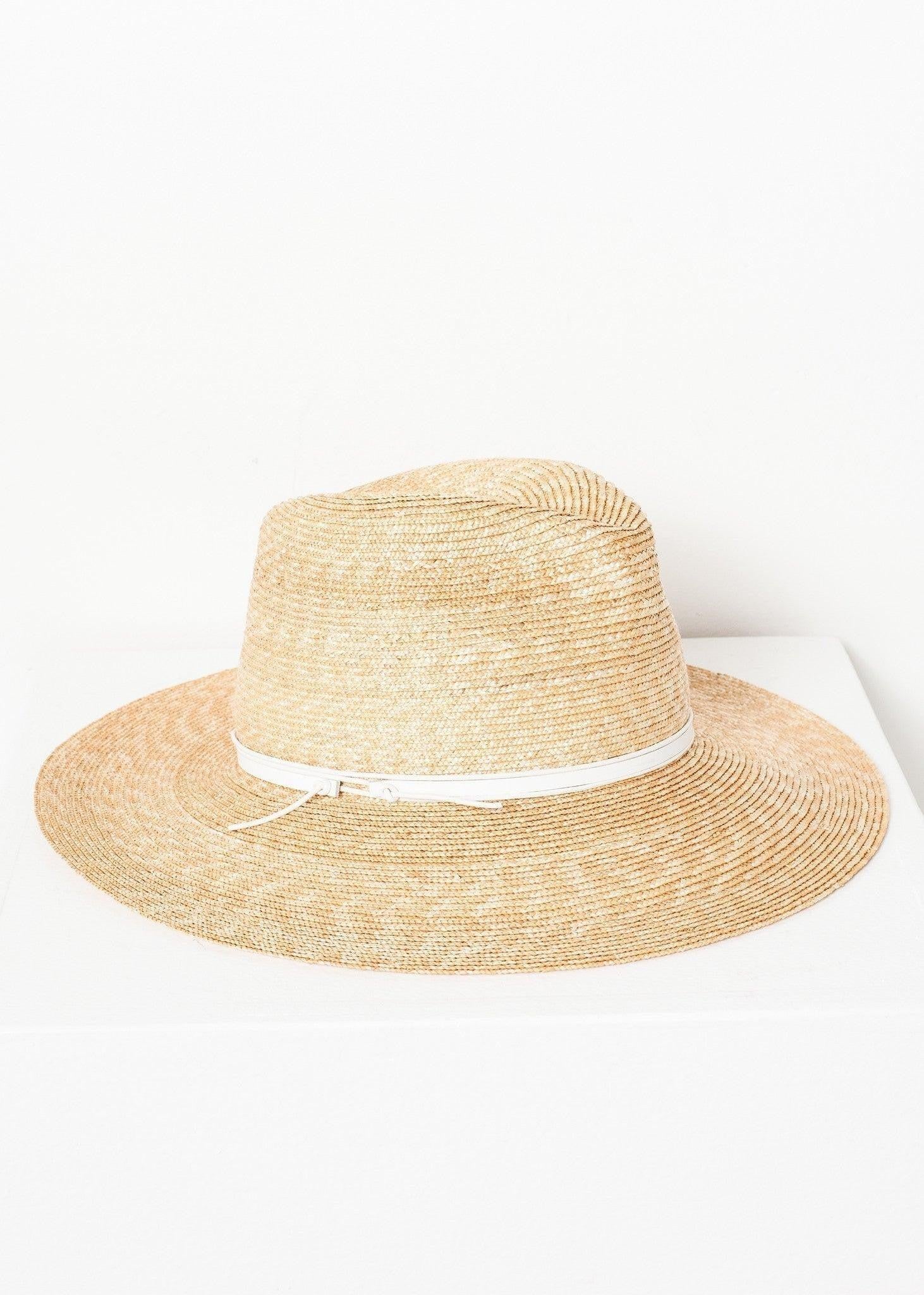 Wrapped Up Hat in Straw/White.
